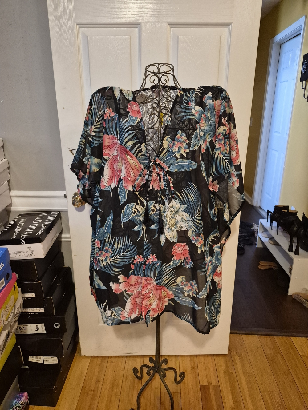 Floral Tie-Front Sheer Kimono Top - Black/Pink
